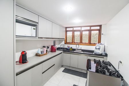 Casa de condomínio à venda com 385m², 4 quartos e 4 vagasCozinha