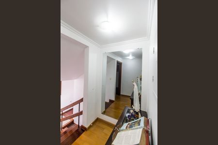 Casa de condomínio à venda com 385m², 4 quartos e 4 vagasCorredor