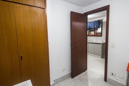 Casa de condomínio à venda com 385m², 4 quartos e 4 vagasQuarto de Serviço