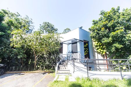 Casa de condomínio à venda com 385m², 4 quartos e 4 vagasAcademia