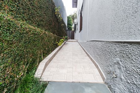 Casa de condomínio à venda com 385m², 4 quartos e 4 vagasEntrada