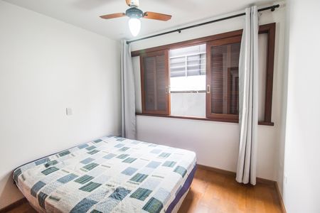 Casa de condomínio à venda com 385m², 4 quartos e 4 vagasQuarto 4