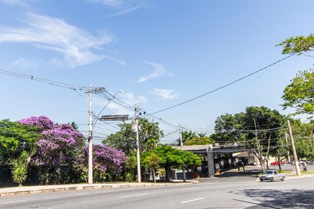 Casa de condomínio à venda com 385m², 4 quartos e 4 vagasVista da Rua