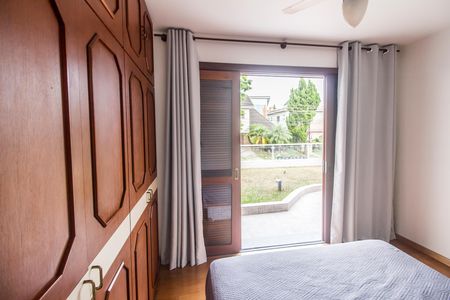 Casa de condomínio à venda com 385m², 4 quartos e 4 vagasQuarto 3