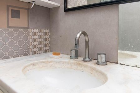 Apartamento à venda com 80m², 2 quartos e 1 vaga Apartamento à venda com 80m², 2 quartos e 1 vagaBanheiro