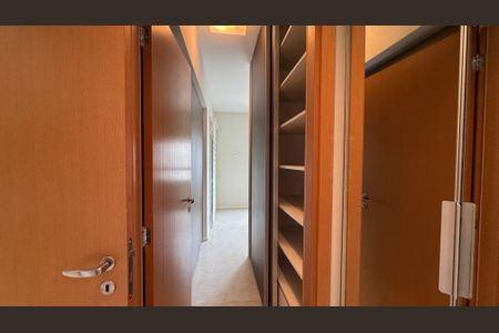 Apartamento à venda com 103m², 2 quartos e 2 vagasCloset