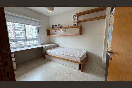 Apartamento à venda com 103m², 2 quartos e 2 vagasQuarto 2