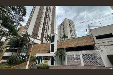 Apartamento à venda com 103m², 2 quartos e 2 vagasFachada e portaria