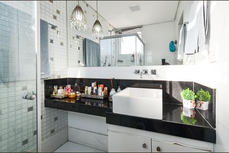 Apartamento à venda com 190m², 3 quartos e 4 vagasBanheiro Suíte