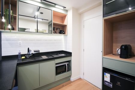 Cozinha de apartamento para alugar com 1 quarto, 27m² em Moema, São Paulo