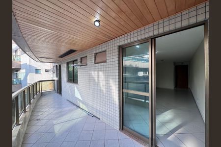 Apartamento à venda com 90m², 3 quartos e 2 vagas Apartamento à venda com 90m², 3 quartos e 2 vagasVaranda