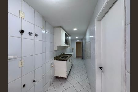 Apartamento à venda com 90m², 3 quartos e 2 vagas Apartamento à venda com 90m², 3 quartos e 2 vagasCozinha e Área de Serviço
