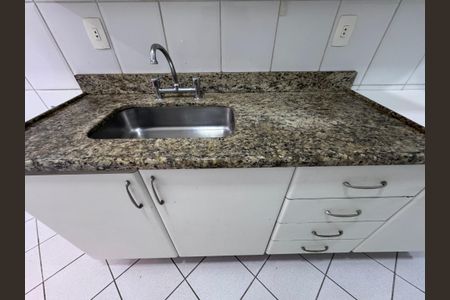 Apartamento à venda com 90m², 3 quartos e 2 vagas Apartamento à venda com 90m², 3 quartos e 2 vagasCozinha e Área de Serviço