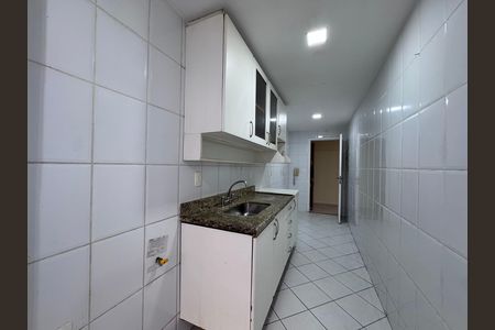 Apartamento à venda com 90m², 3 quartos e 2 vagas Apartamento à venda com 90m², 3 quartos e 2 vagasCozinha e Área de Serviço