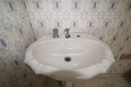 Casa à venda com 117m², 4 quartos e 2 vagasBanheiro 2