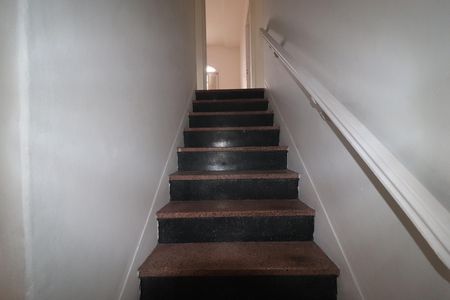 Casa à venda com 117m², 4 quartos e 2 vagasEscada