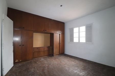 Casa à venda com 117m², 4 quartos e 2 vagasQuarto 1 suíte