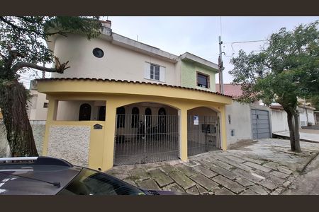 Casa à venda com 117m², 4 quartos e 2 vagas Casa à venda com 117m², 4 quartos e 2 vagasFachada