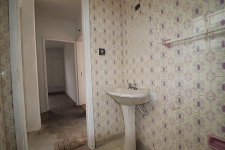 Casa à venda com 117m², 4 quartos e 2 vagasBanheiro 2