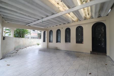 Casa à venda com 117m², 4 quartos e 2 vagas Casa à venda com 117m², 4 quartos e 2 vagasGaragem