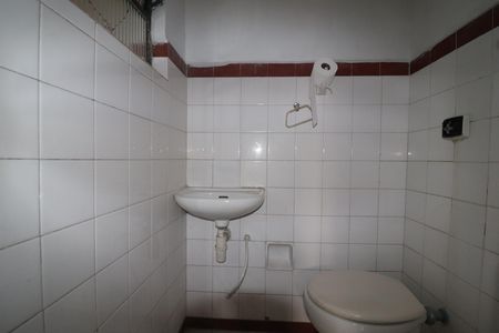 Casa à venda com 117m², 4 quartos e 2 vagasBanheiro 3