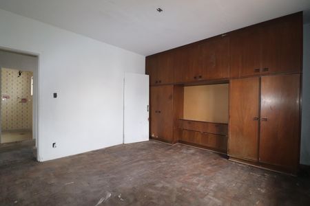 Casa à venda com 117m², 4 quartos e 2 vagasQuarto 1 suíte