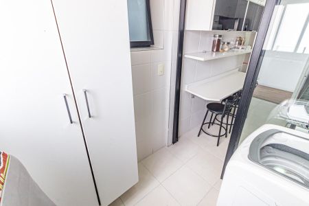 Apartamento à venda com 70m², 3 quartos e 2 vagas Apartamento à venda com 70m², 3 quartos e 2 vagasÁrea de Serviço