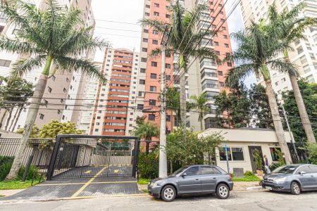 Apartamento à venda com 70m², 3 quartos e 2 vagas Apartamento à venda com 70m², 3 quartos e 2 vagasFachada