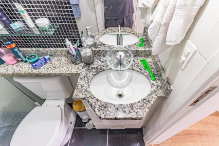 Apartamento à venda com 70m², 3 quartos e 2 vagas Apartamento à venda com 70m², 3 quartos e 2 vagasBanheiro