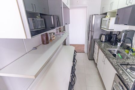 Apartamento à venda com 70m², 3 quartos e 2 vagas Apartamento à venda com 70m², 3 quartos e 2 vagasCozinha