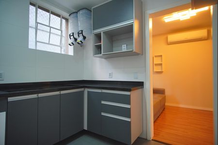 Cozinha de apartamento para alugar com 1 quarto, 32m² em Bela Vista, Porto Alegre