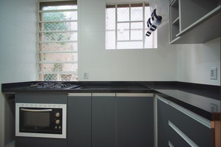 Cozinha de apartamento para alugar com 1 quarto, 32m² em Bela Vista, Porto Alegre