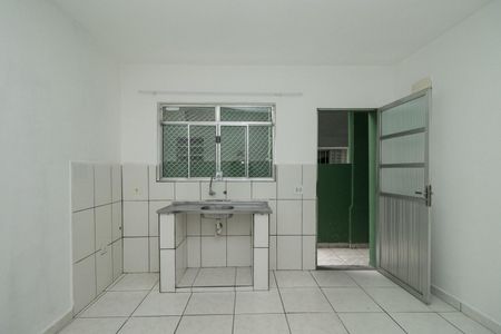 Cozinha de casa para alugar com 1 quarto, 25m² em Vila California, São Paulo