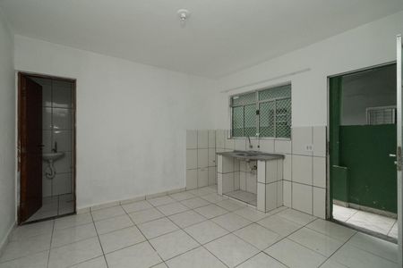 Cozinha de casa para alugar com 1 quarto, 25m² em Vila California, São Paulo