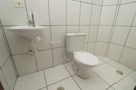 Banheiro de casa para alugar com 1 quarto, 25m² em Vila California, São Paulo