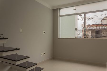 Casa para alugar com 160m², 3 quartos e 1 vaga Casa para alugar com 160m², 3 quartos e 1 vagaSala