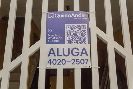 Casa para alugar com 160m², 3 quartos e 1 vaga Casa para alugar com 160m², 3 quartos e 1 vagaFachada