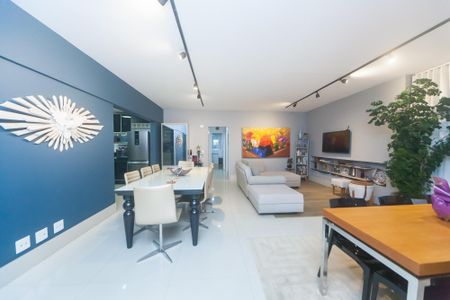 Apartamento à venda com 135m², 4 quartos e 4 vagassala