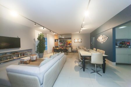 Apartamento à venda com 135m², 4 quartos e 4 vagassala