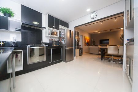 Apartamento à venda com 135m², 4 quartos e 4 vagasCozinha