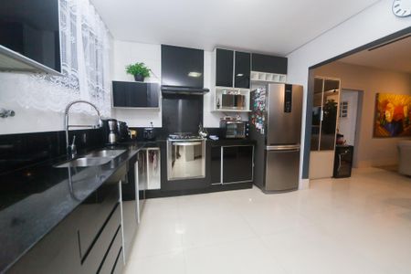 Apartamento à venda com 135m², 4 quartos e 4 vagasCozinha