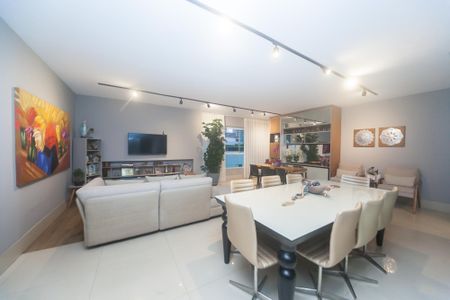 Apartamento à venda com 135m², 4 quartos e 4 vagassala