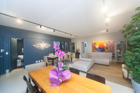 Apartamento à venda com 135m², 4 quartos e 4 vagassala