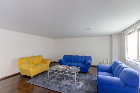 Apartamento à venda com 56m², 2 quartos e 1 vaga Apartamento à venda com 56m², 2 quartos e 1 vagaHall Social