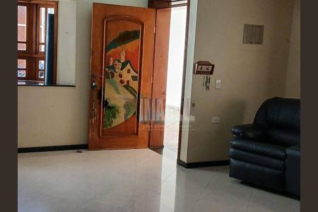 Casa à venda com 4 quartos, 272m² em Vila Talarico, São Paulo