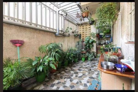 Casa à venda com 272m², 4 quartos e 3 vagas