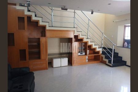 Casa à venda com 272m², 4 quartos e 3 vagas