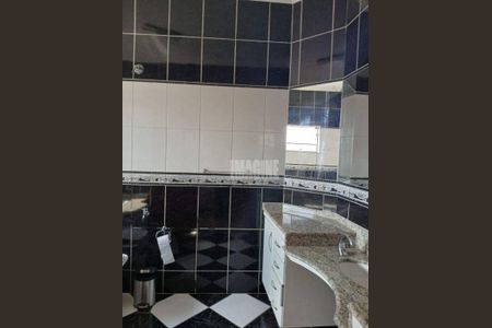 Casa à venda com 272m², 4 quartos e 3 vagas