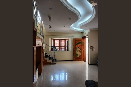 Casa à venda com 272m², 4 quartos e 3 vagas