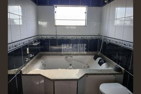 Casa à venda com 272m², 4 quartos e 3 vagas